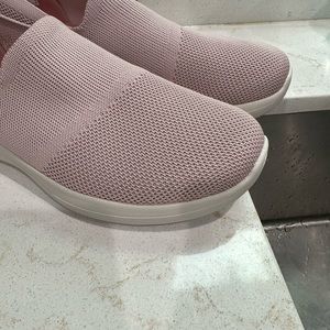 Skechers Go Walk Stability Light Pink